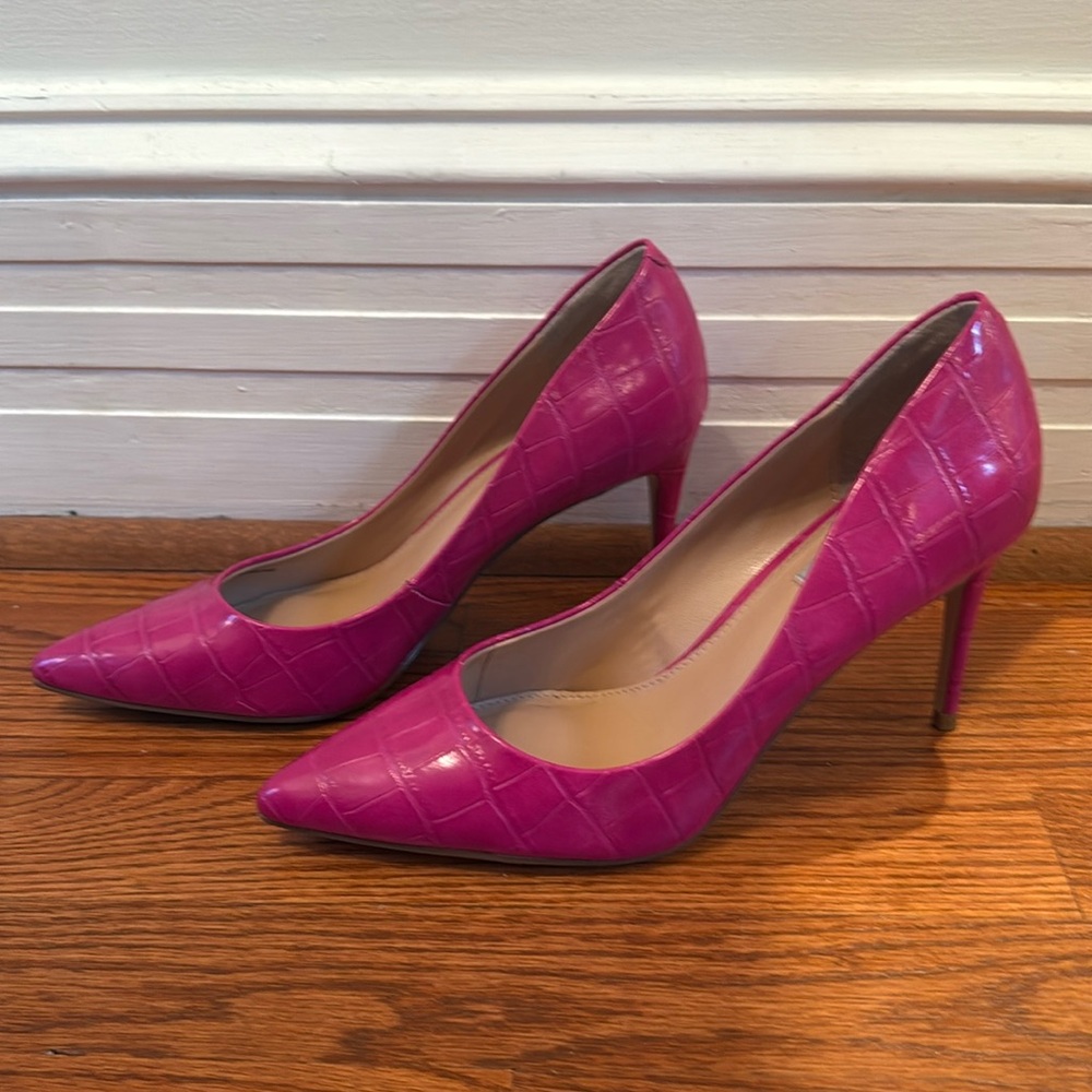 Steve Madden pink crocodile heels
